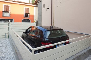 Elevatore per auto per auto a comando elettrico con movimentazioni oleodinamiche per traslazione di autovetture tra piani definiti a PANTOGRAFO SENZA PERSONA A BORDO e SENZA COLONNE SUL PIANALE