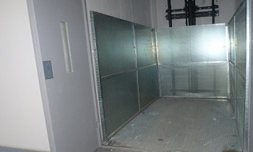 Montacarichi a monocolonna