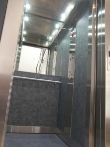 Sistemi di Parcheggio Gli elevatori per persone MBM risolvono ogni esigenza di trasporto verticale negli edifici pubblici e privati